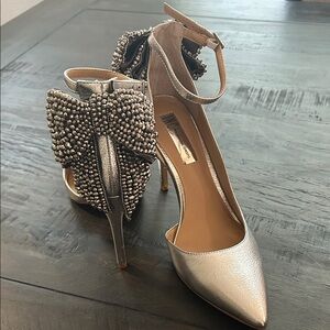 Elegant Silver Women's Heels with Bow Detail